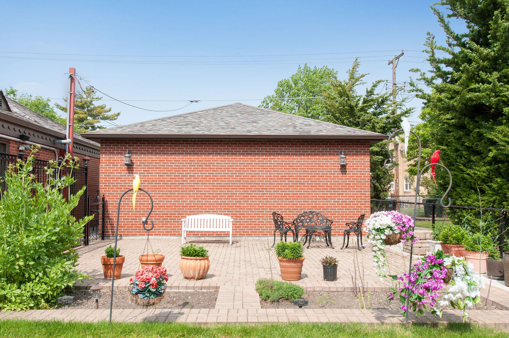 1902 N 77th Court