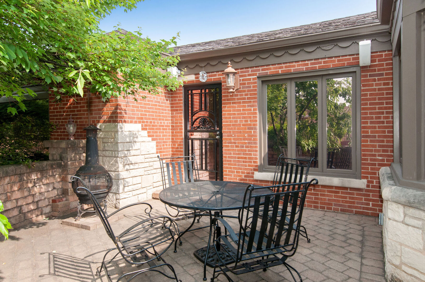 1902 N 77th Court
