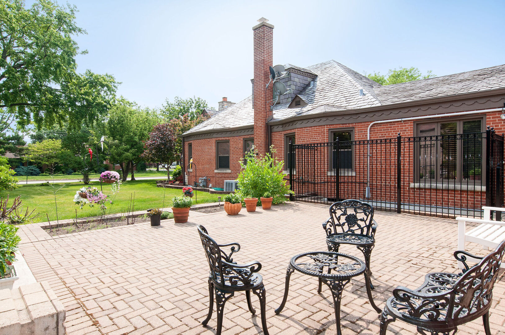 1902 N 77th Court