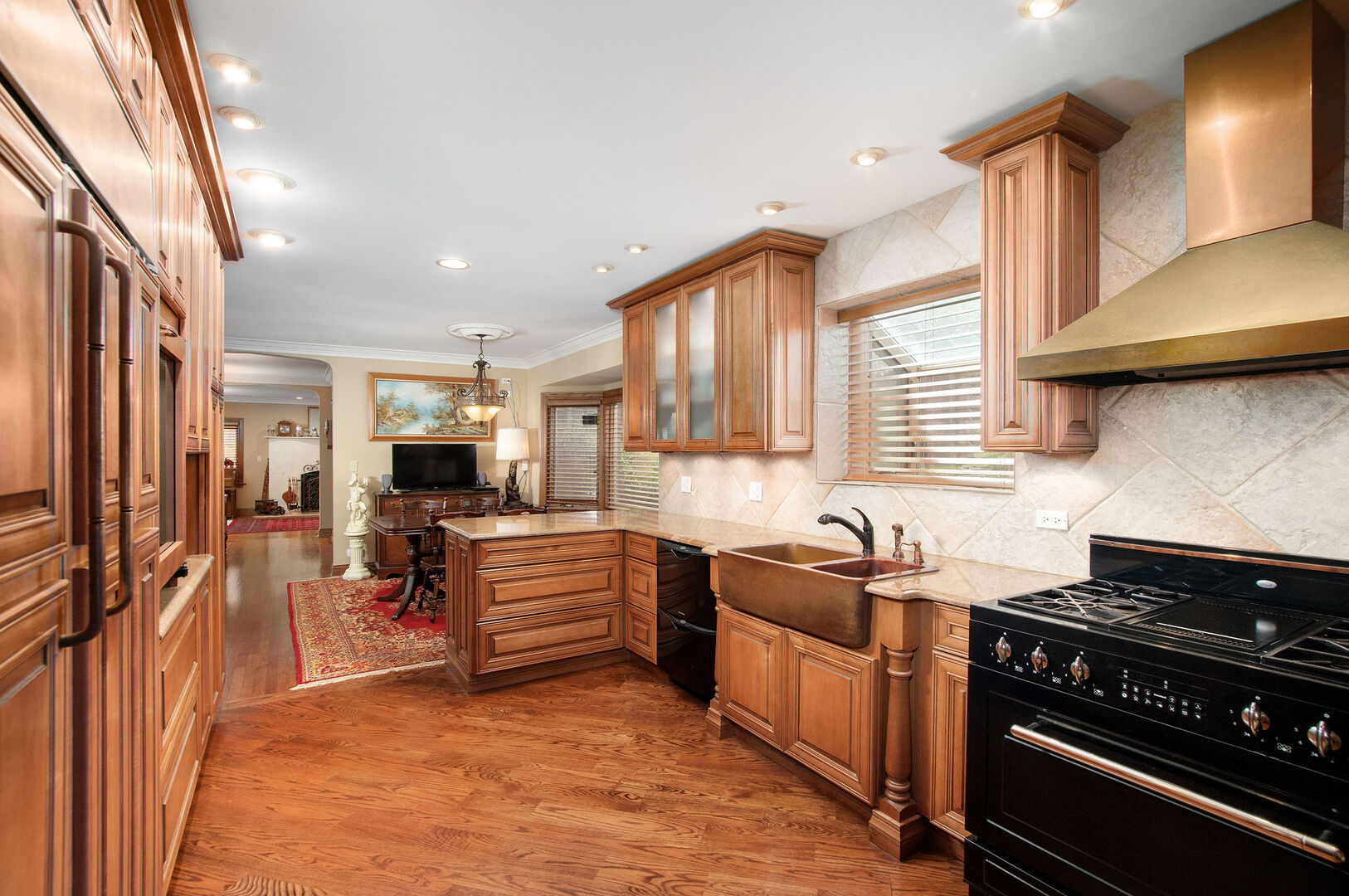 1902 N 77th Court
