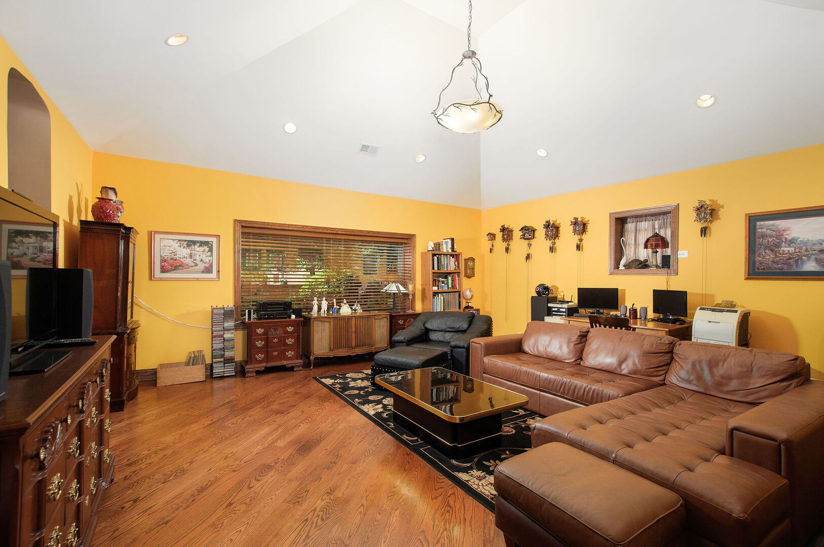 1902 N 77th Court