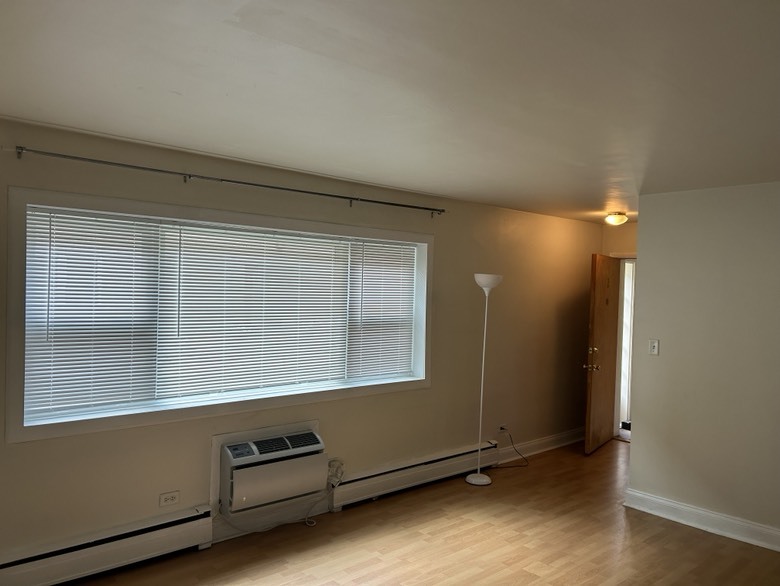 214 S Oak Park Avenue Unit: 2