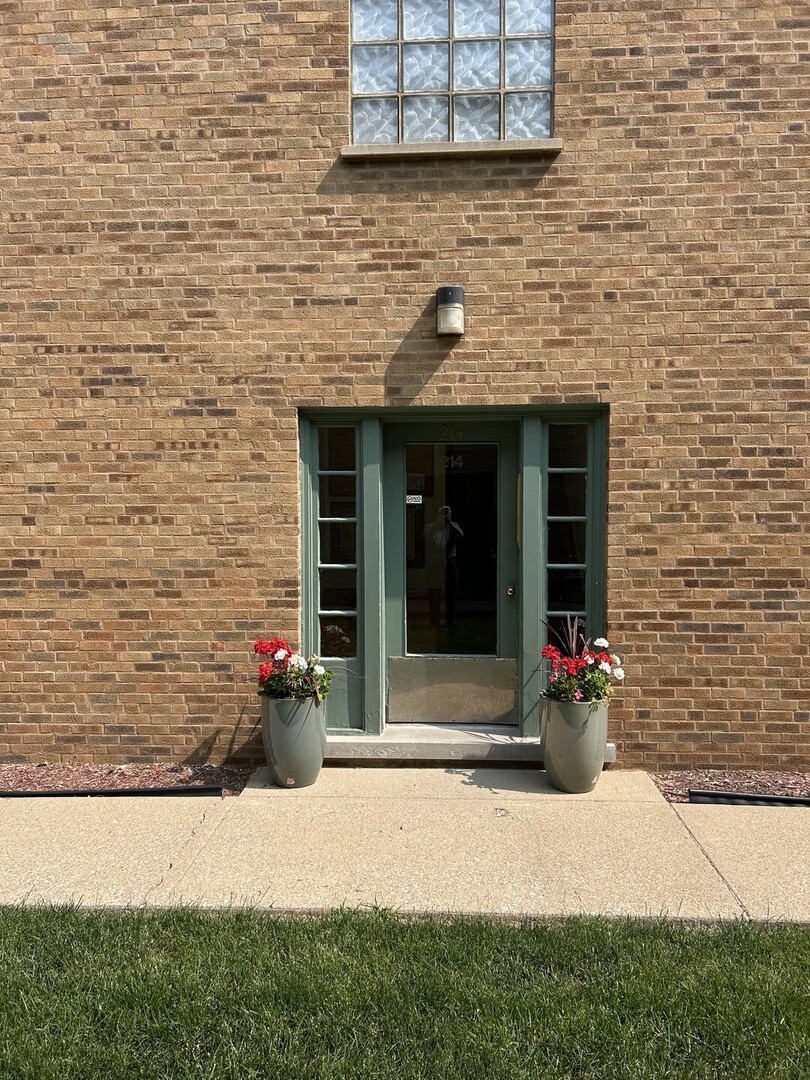 214 S Oak Park Avenue Unit: 2