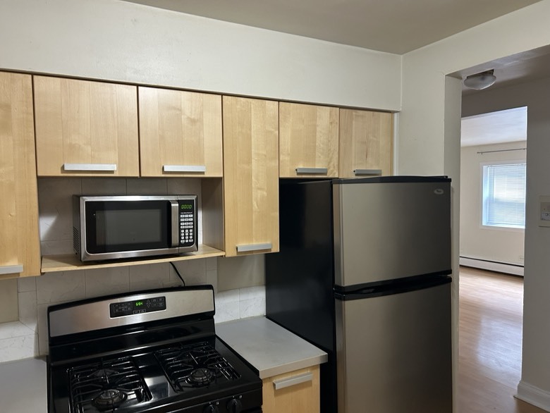 214 S Oak Park Avenue Unit: 2