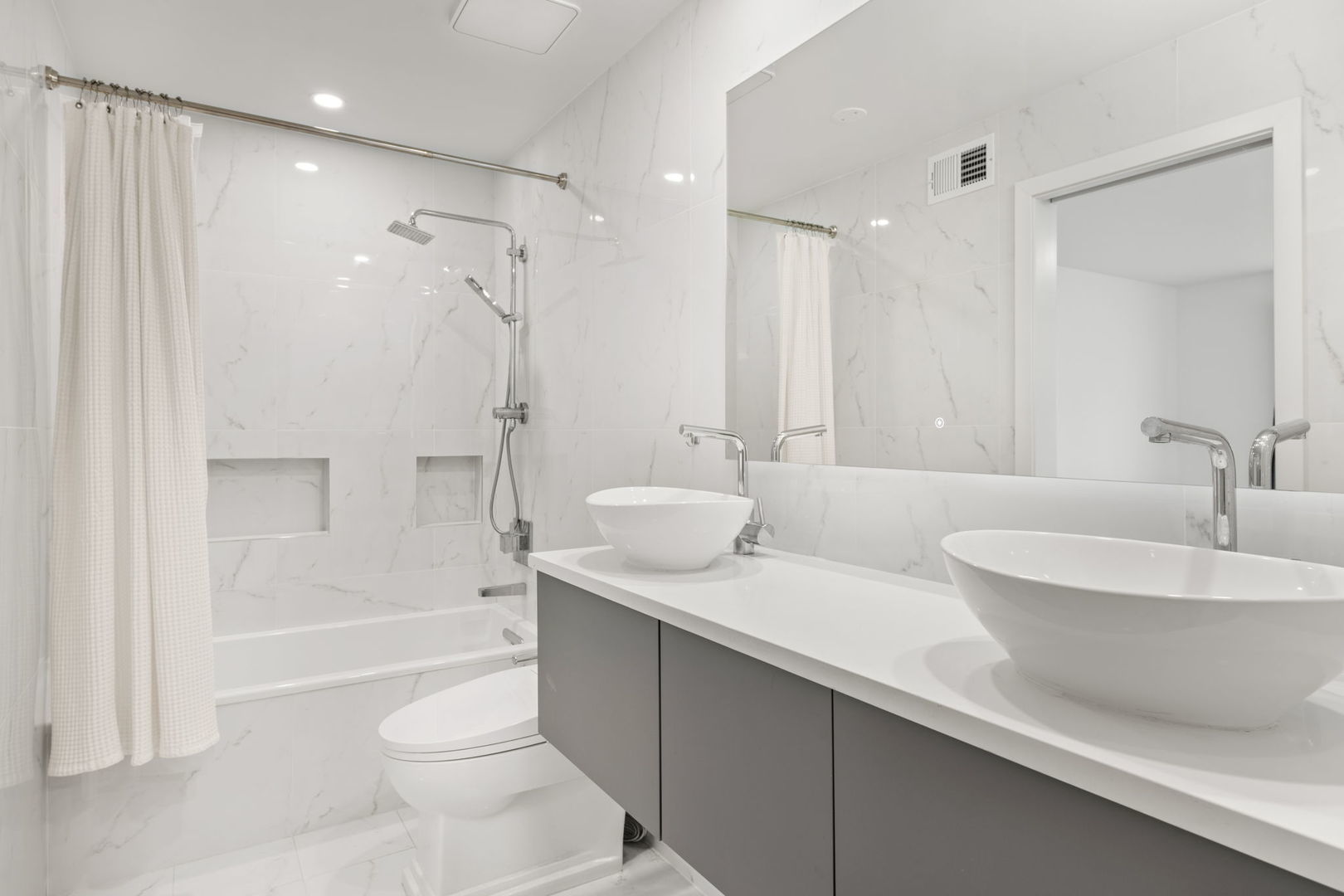 5816 Wolf Road Unit: 3B