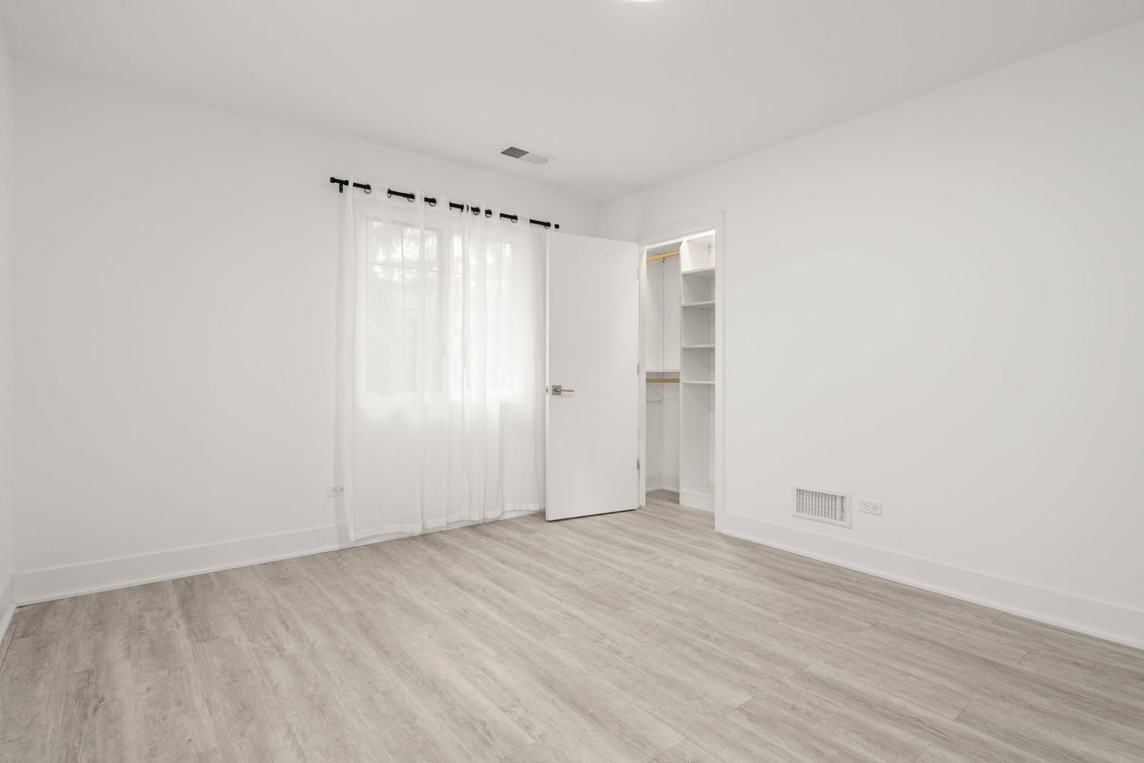 5816 Wolf Road Unit: 3B