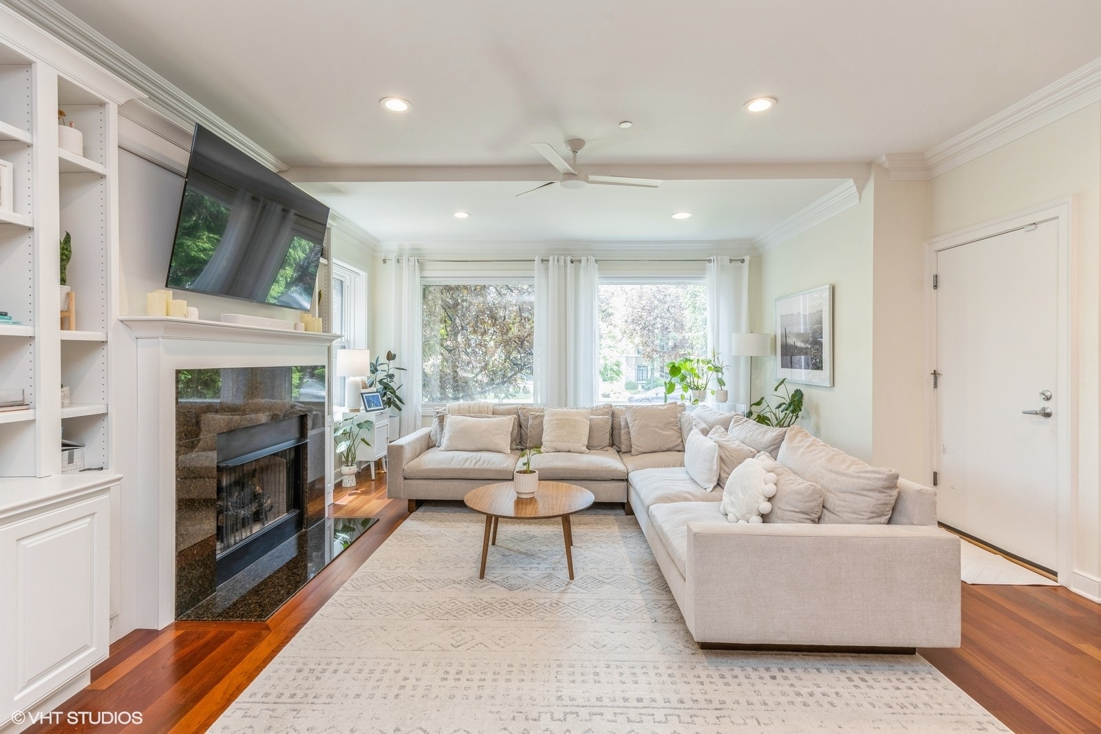 328 S Oak Park Avenue Unit: 1