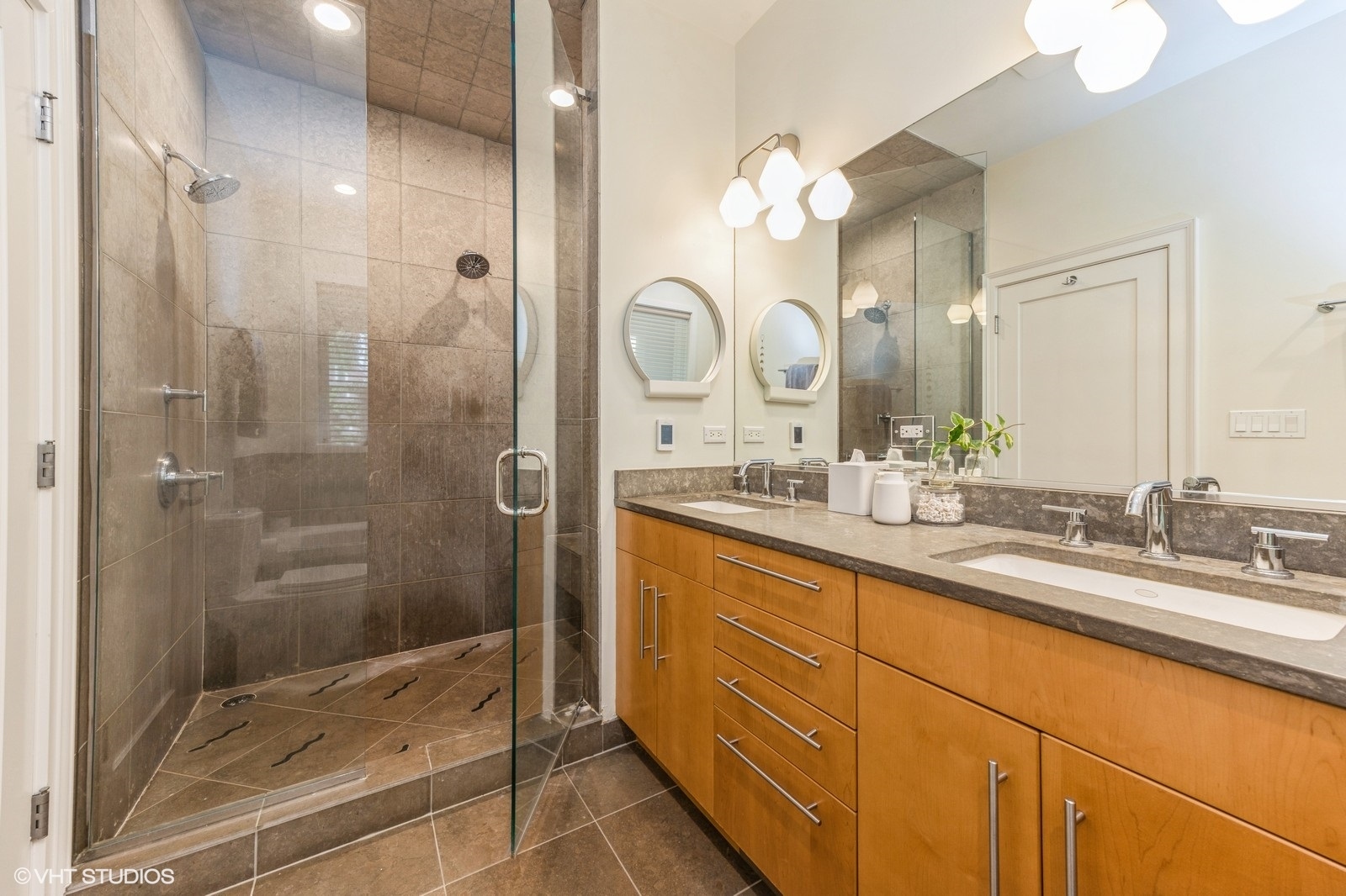 328 S Oak Park Avenue Unit: 1