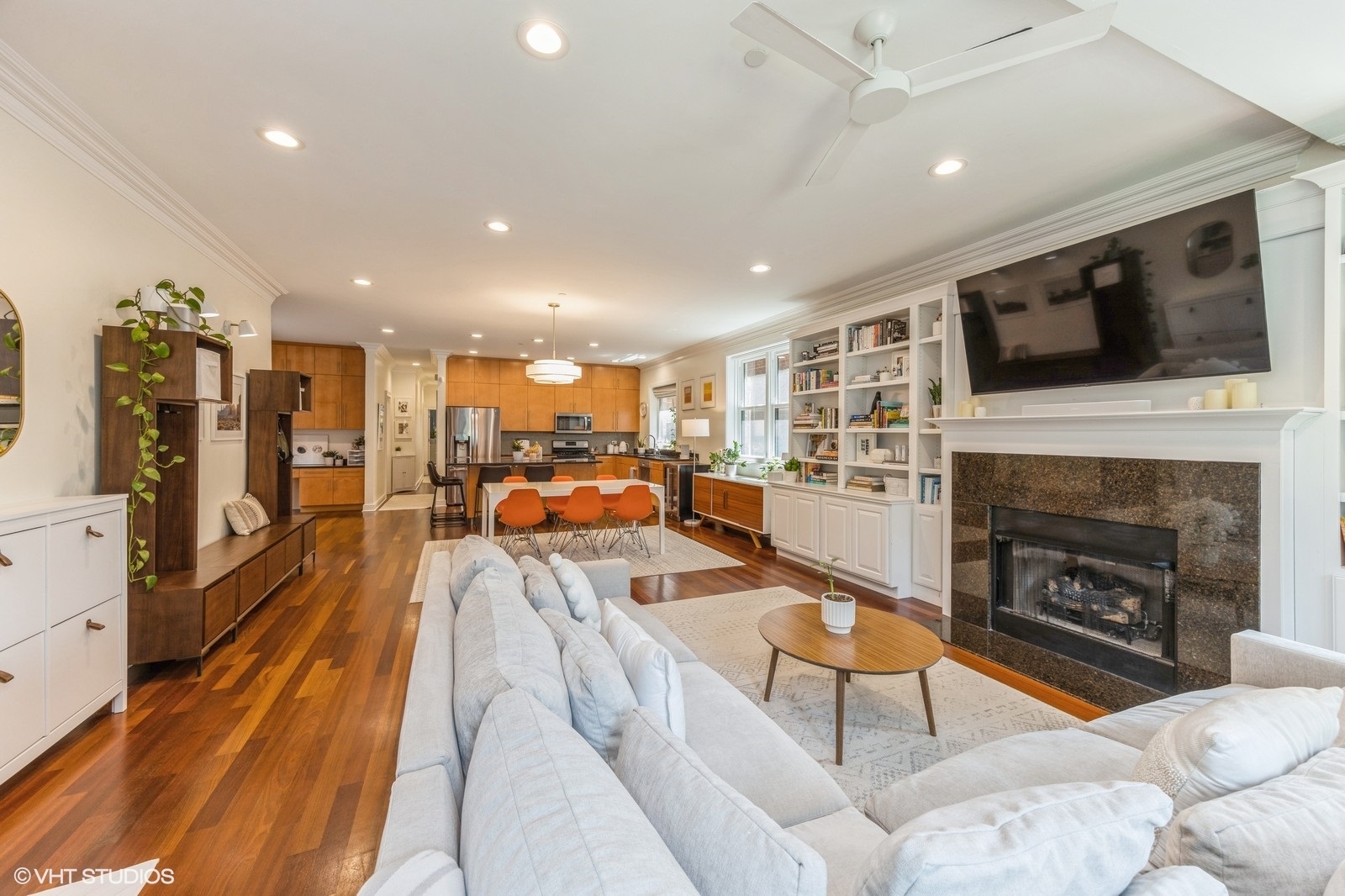 328 S Oak Park Avenue Unit: 1
