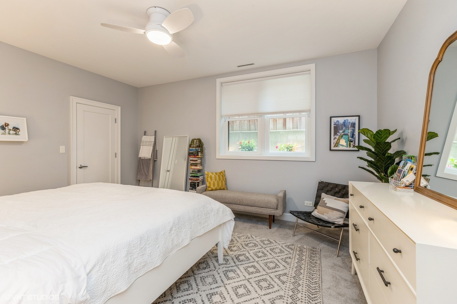 328 S Oak Park Avenue Unit: 1