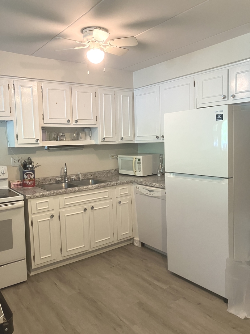 109 S Elmwood Avenue Unit: 27