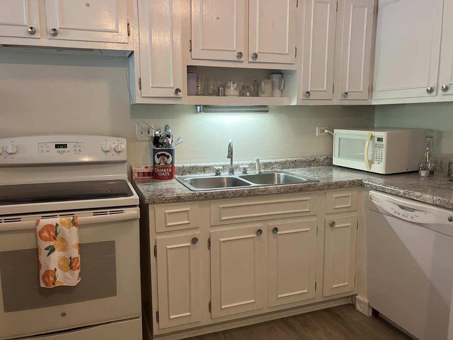 109 S Elmwood Avenue Unit: 27