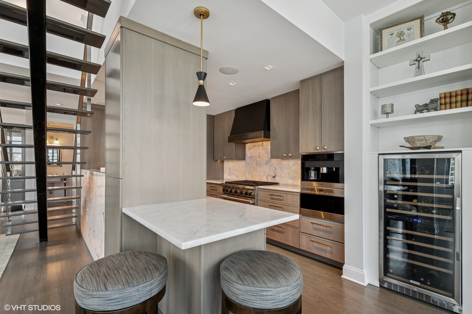 101 W Superior Street Unit: 1204P