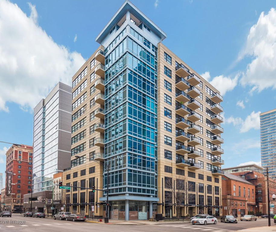 101 W Superior Street Unit: 1204P
