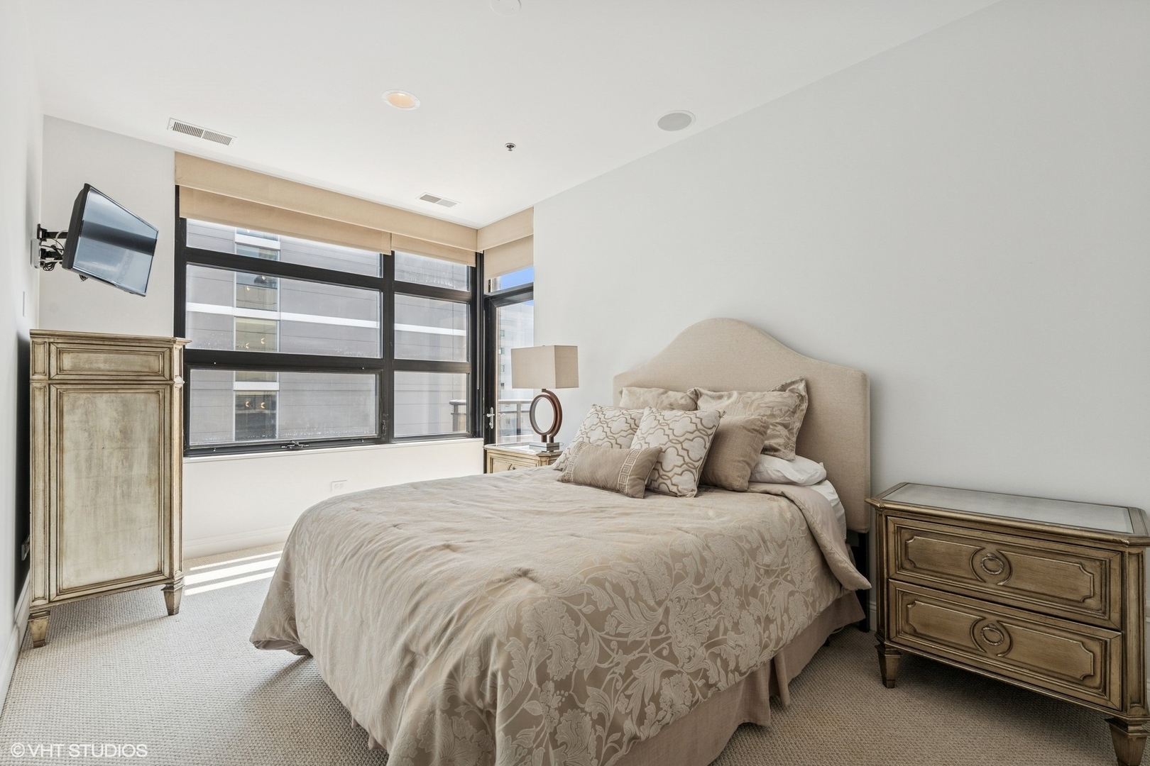 101 W Superior Street Unit: 1204P