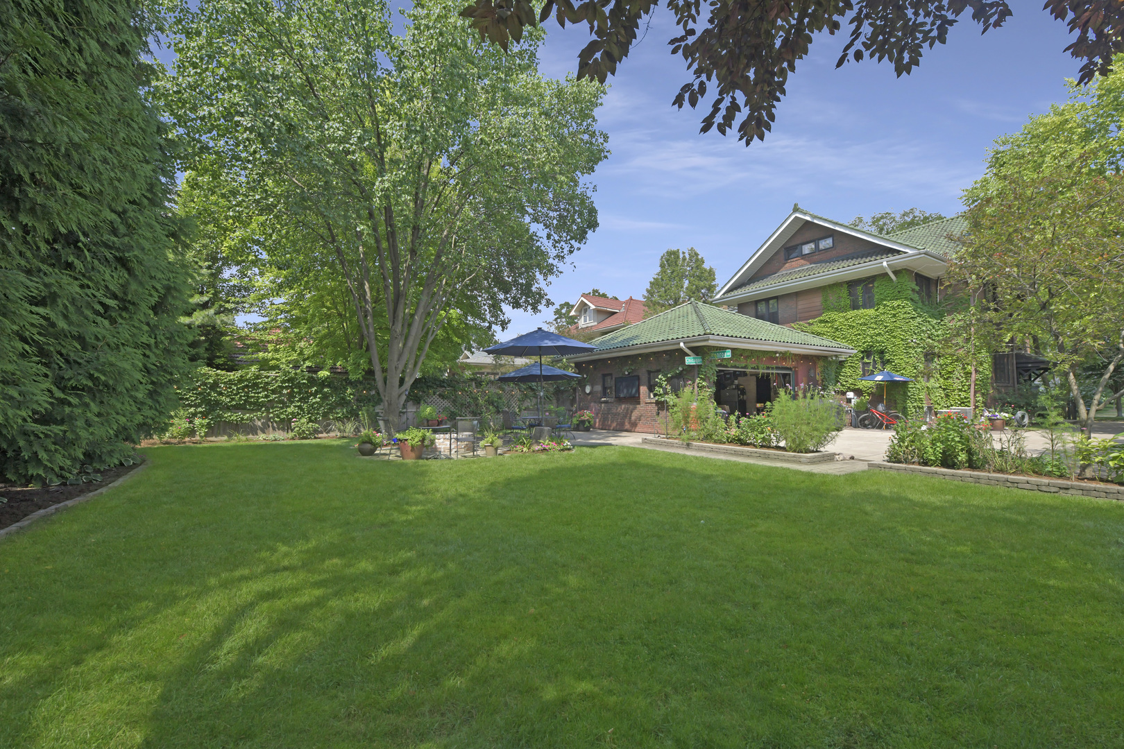 820 Monroe Avenue