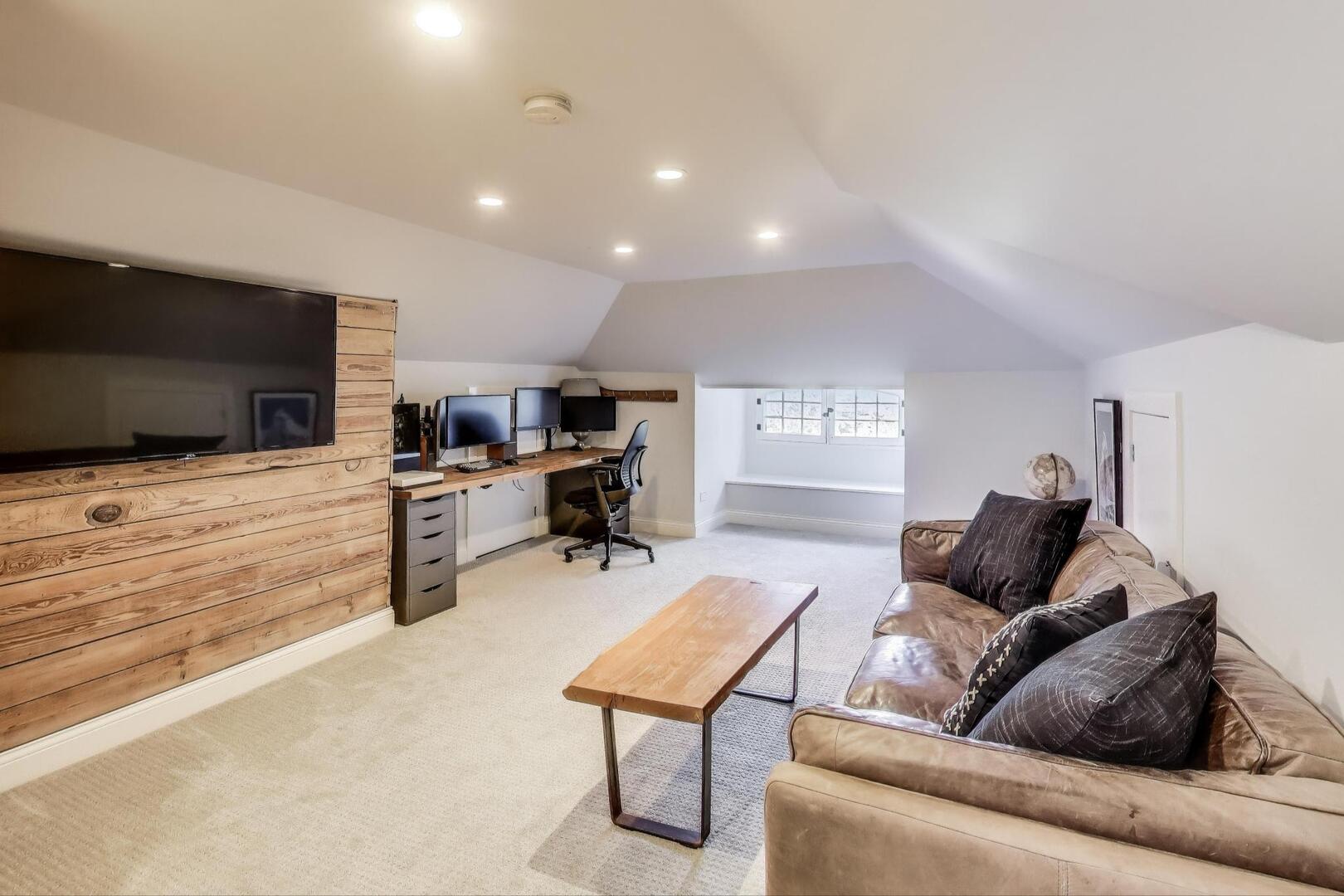 1038 Forest Avenue