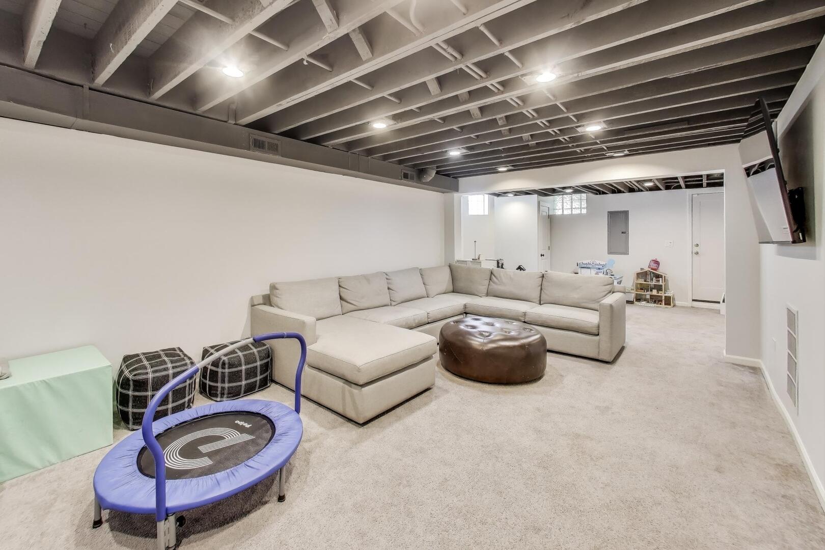 1038 Forest Avenue