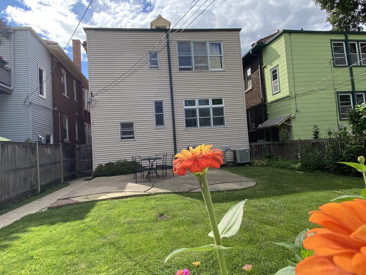 322 S Oak Park Avenue Unit: 1