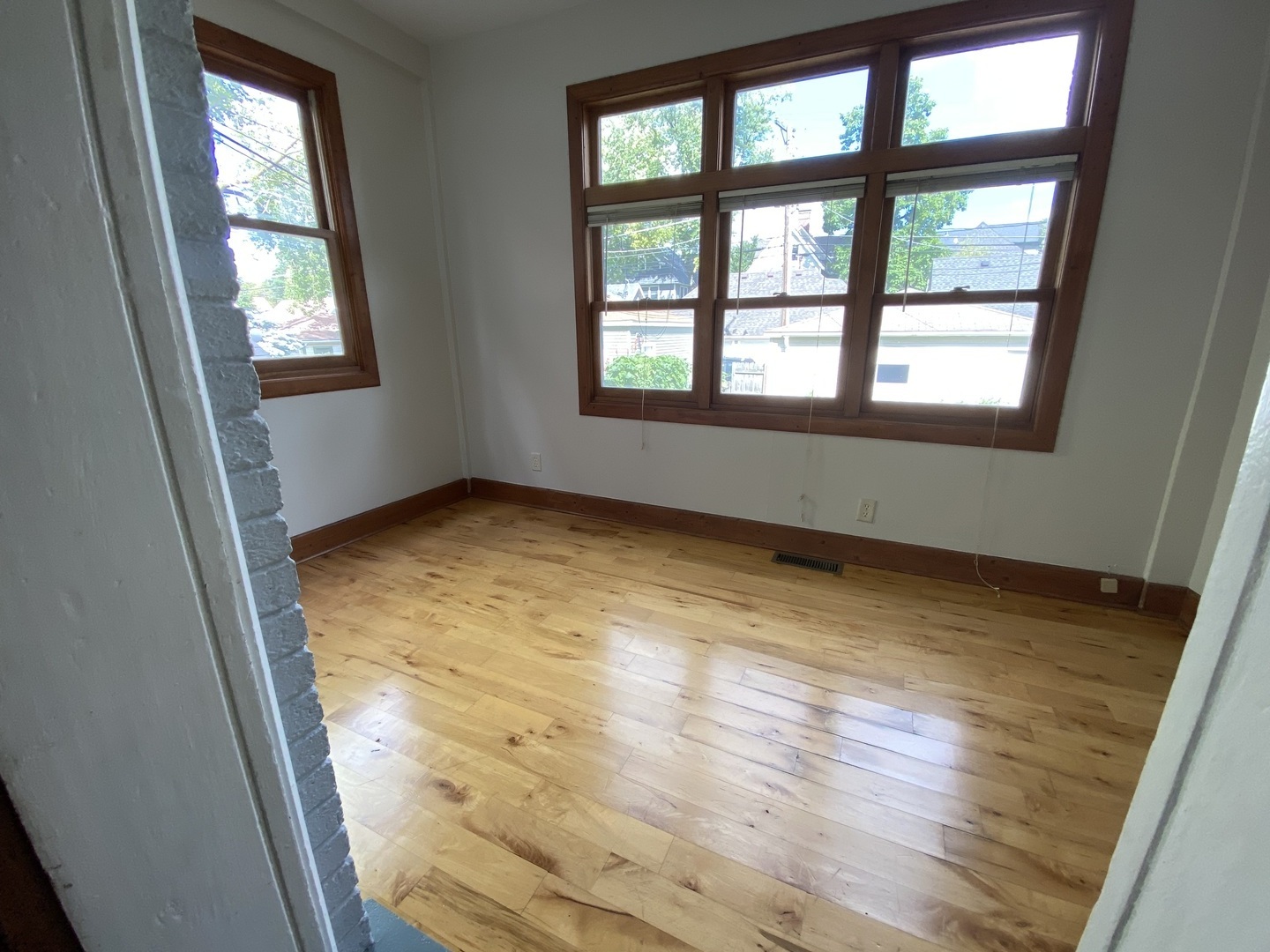 322 S Oak Park Avenue Unit: 1