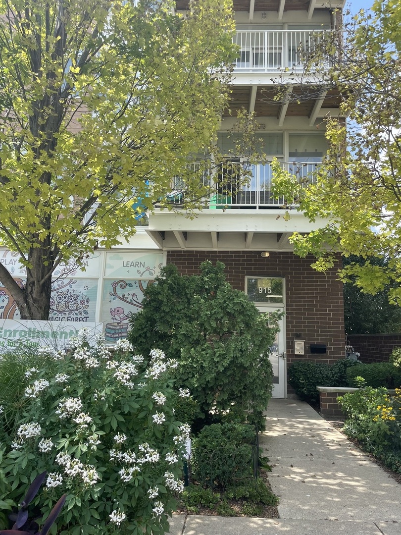 915 S Oak PArk Avenue Unit: 1A