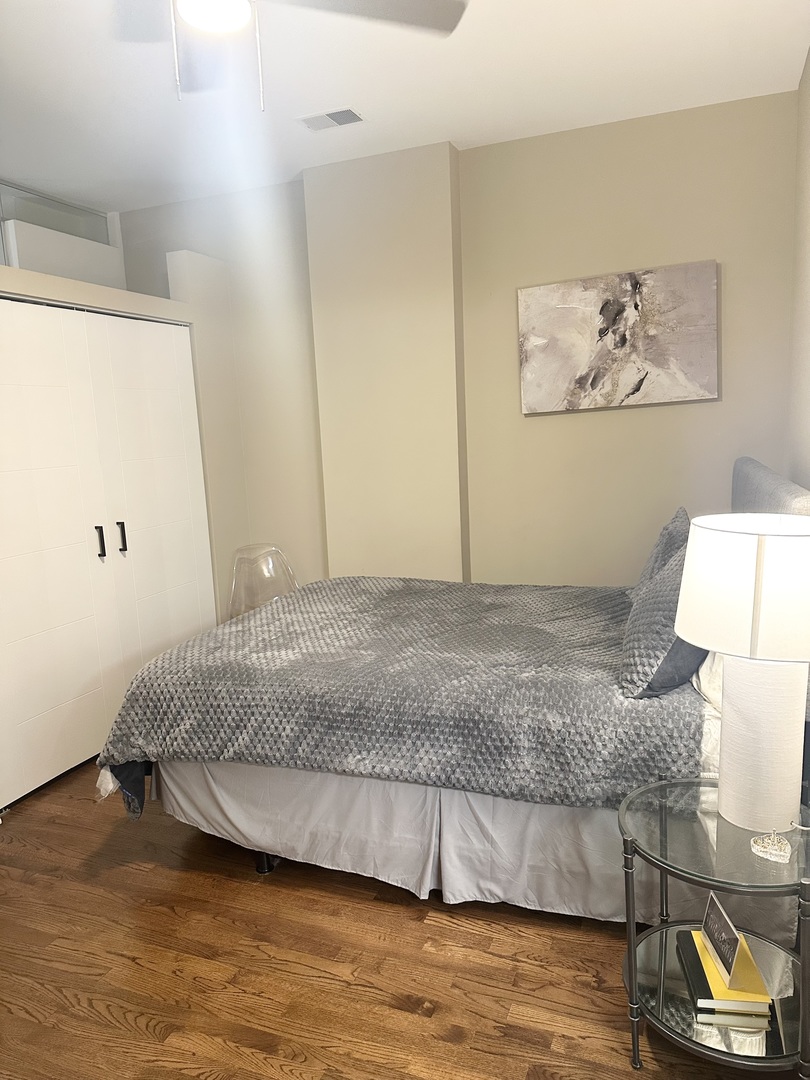 212 W Washington Street Unit: 1002