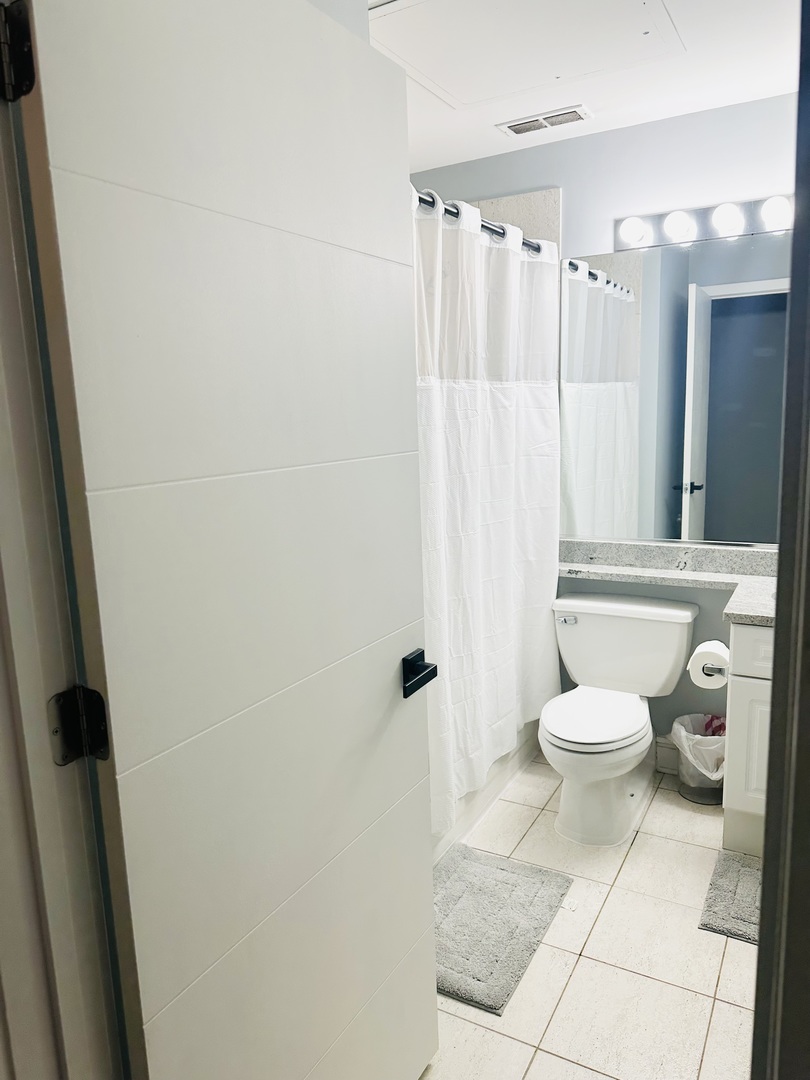 212 W Washington Street Unit: 1002