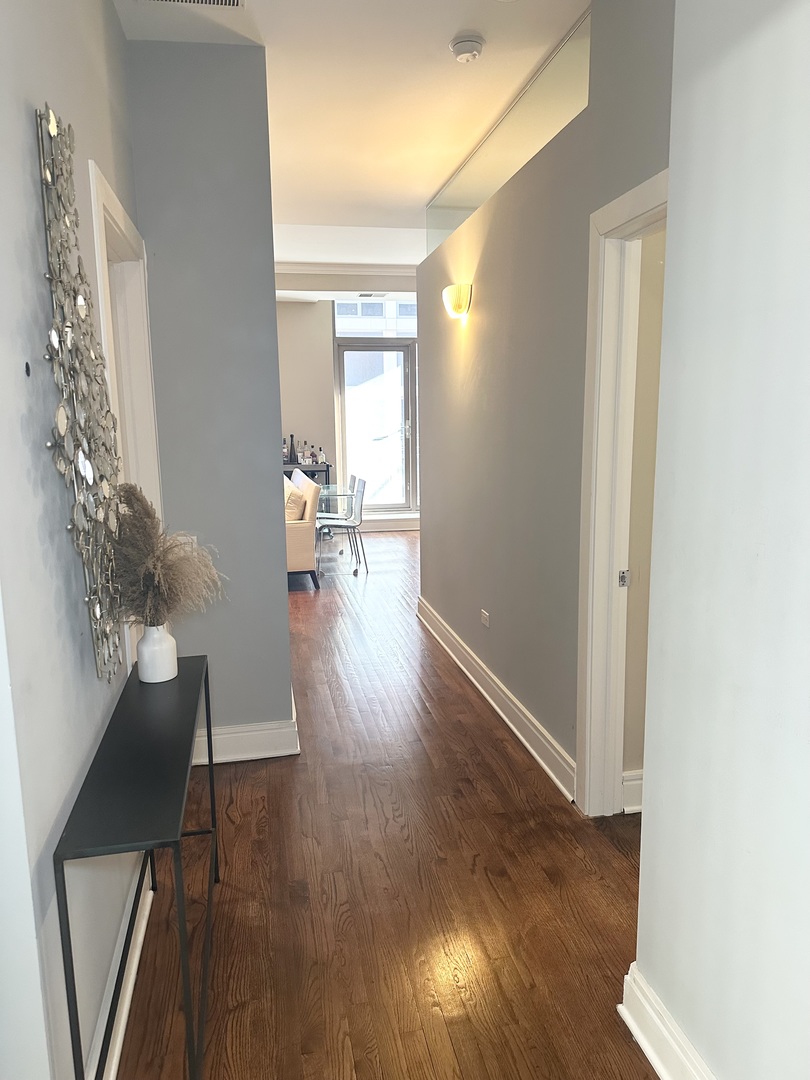 212 W Washington Street Unit: 1002