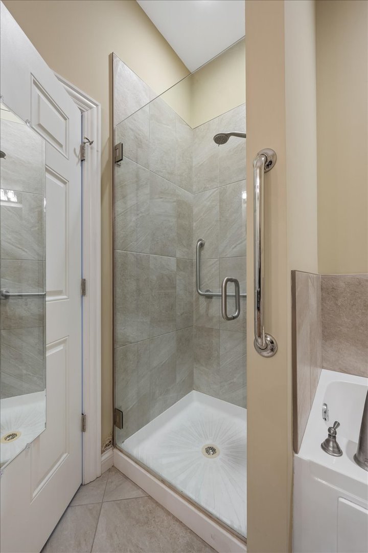 7700 W North Avenue Unit: 5A