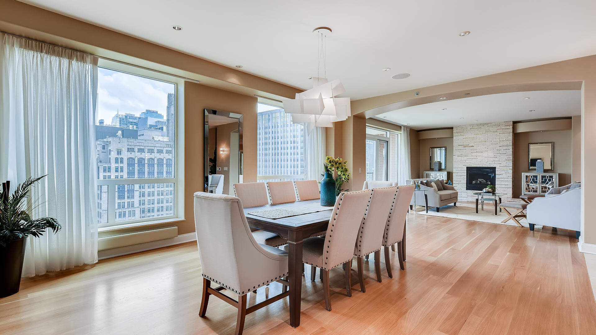 270 E Pearson Street Unit: 1402