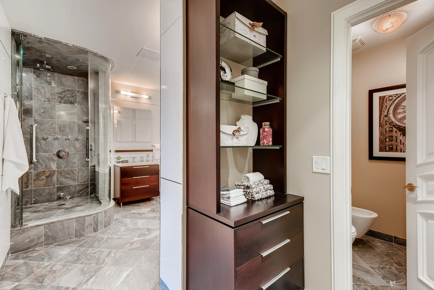 270 E Pearson Street Unit: 1402