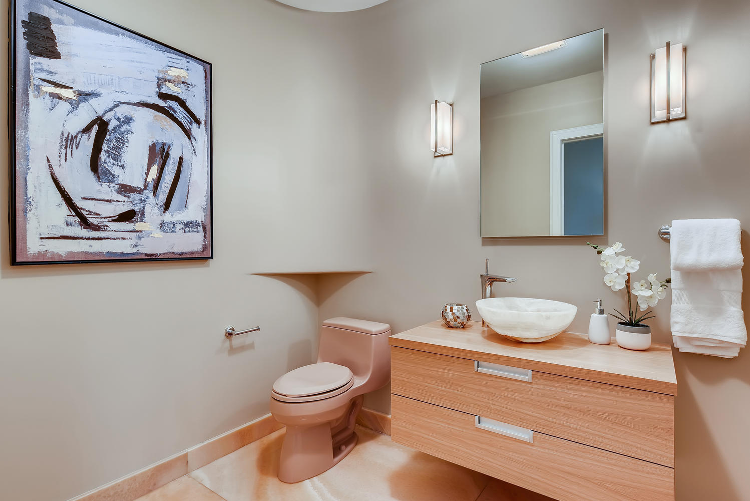 270 E Pearson Street Unit: 1402