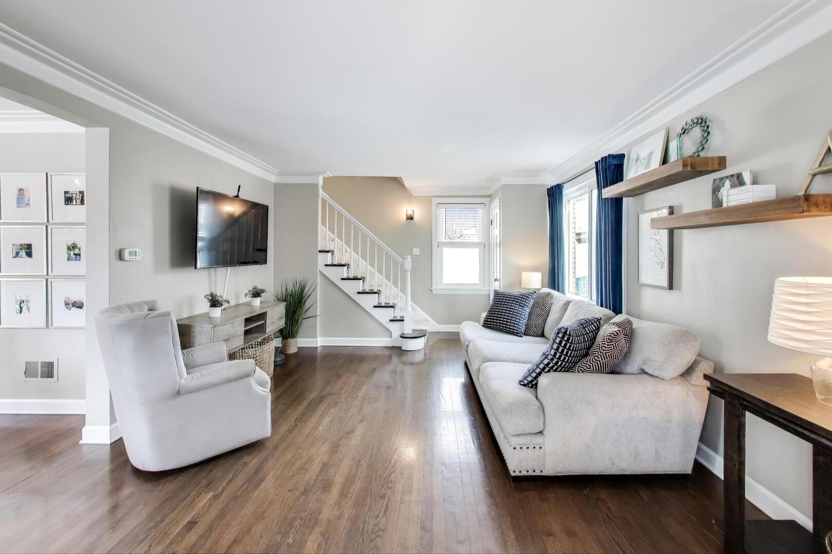 7712 W Dickens Avenue