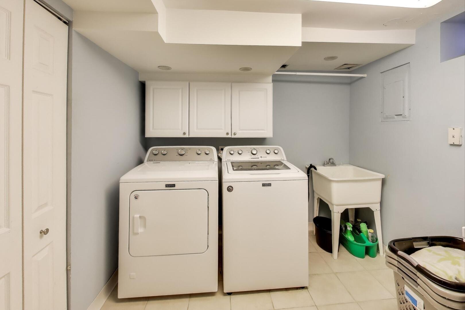 7712 W Dickens Avenue