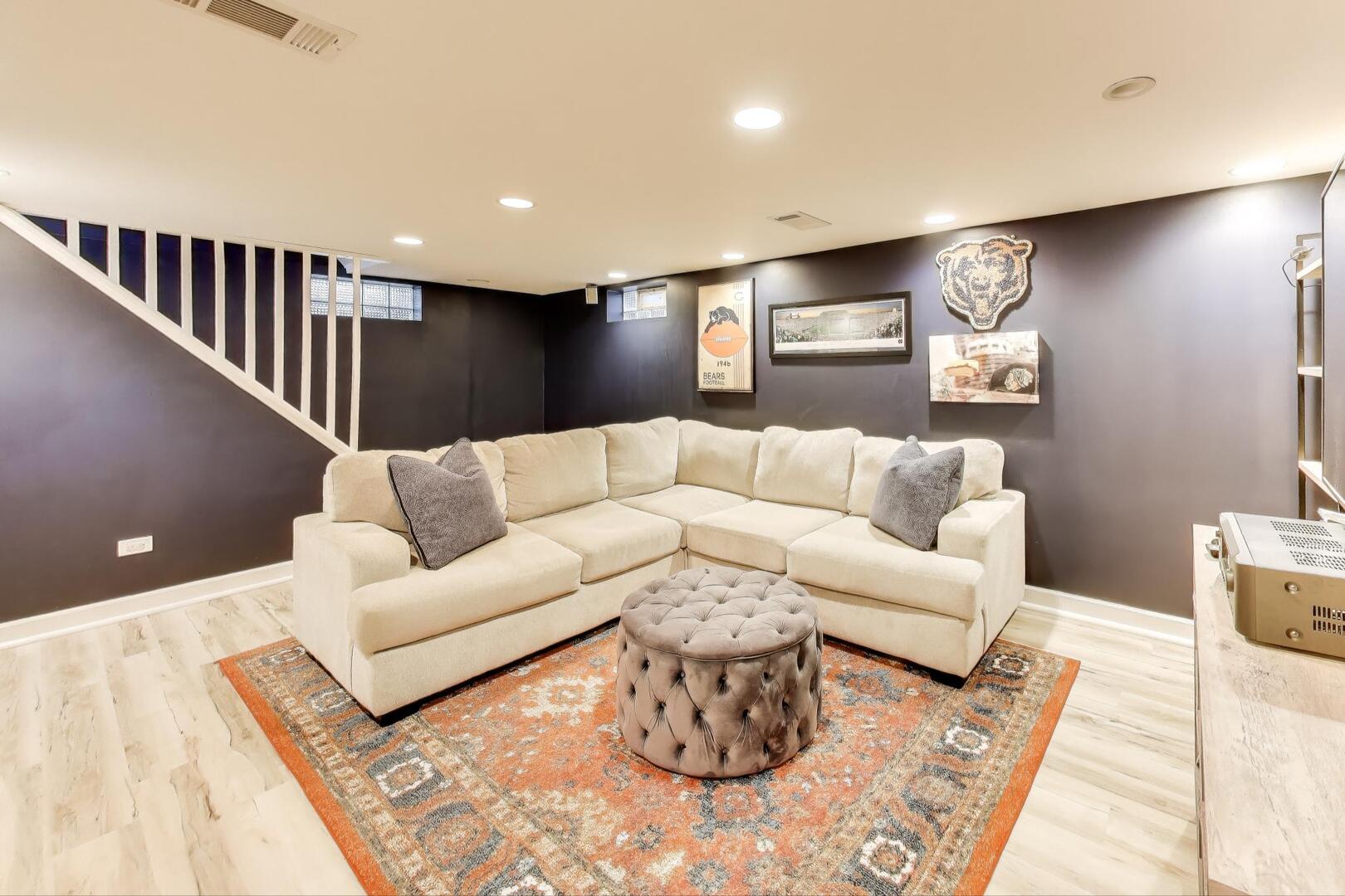 7712 W Dickens Avenue