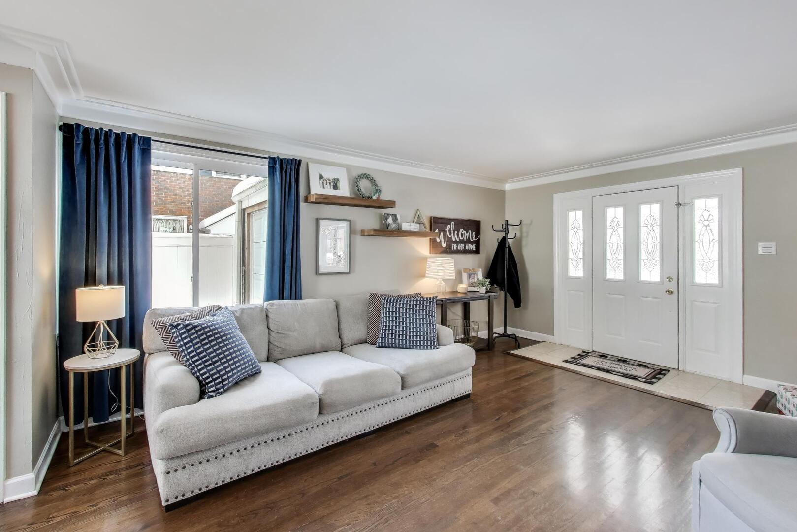 7712 W Dickens Avenue