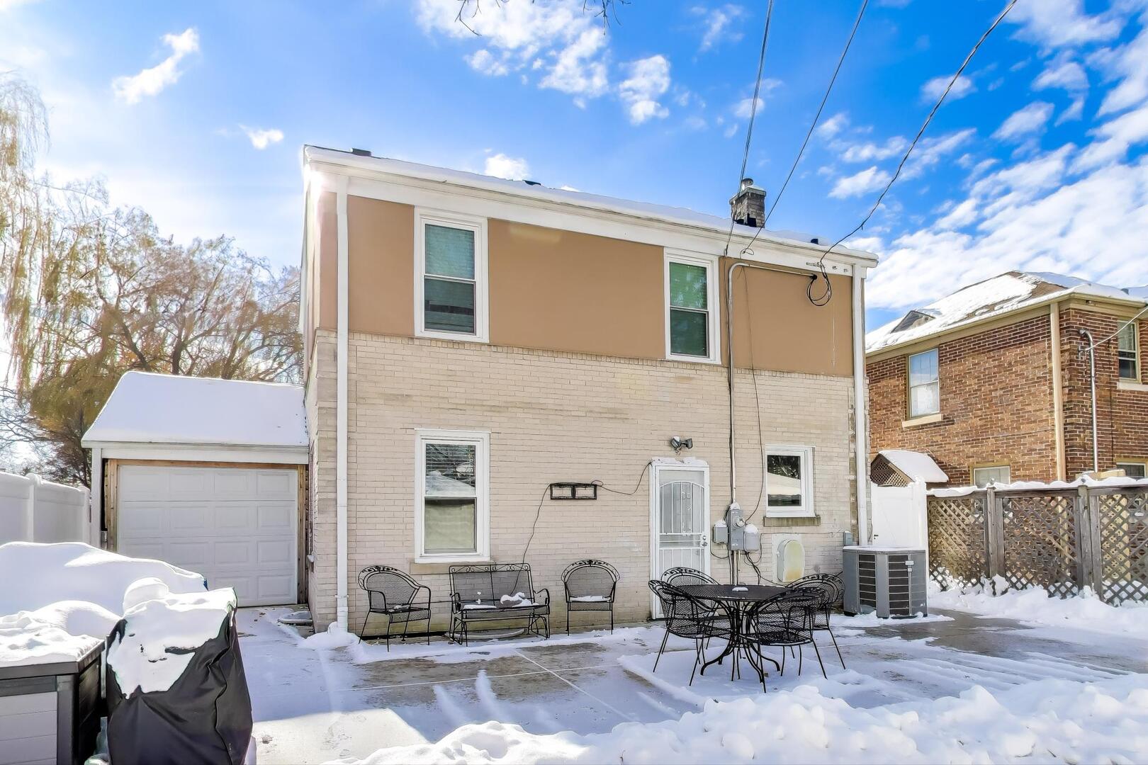 7712 W Dickens Avenue