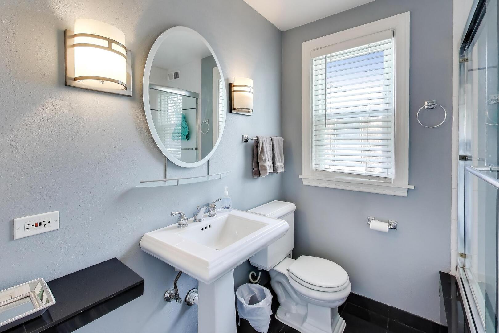 7712 W Dickens Avenue