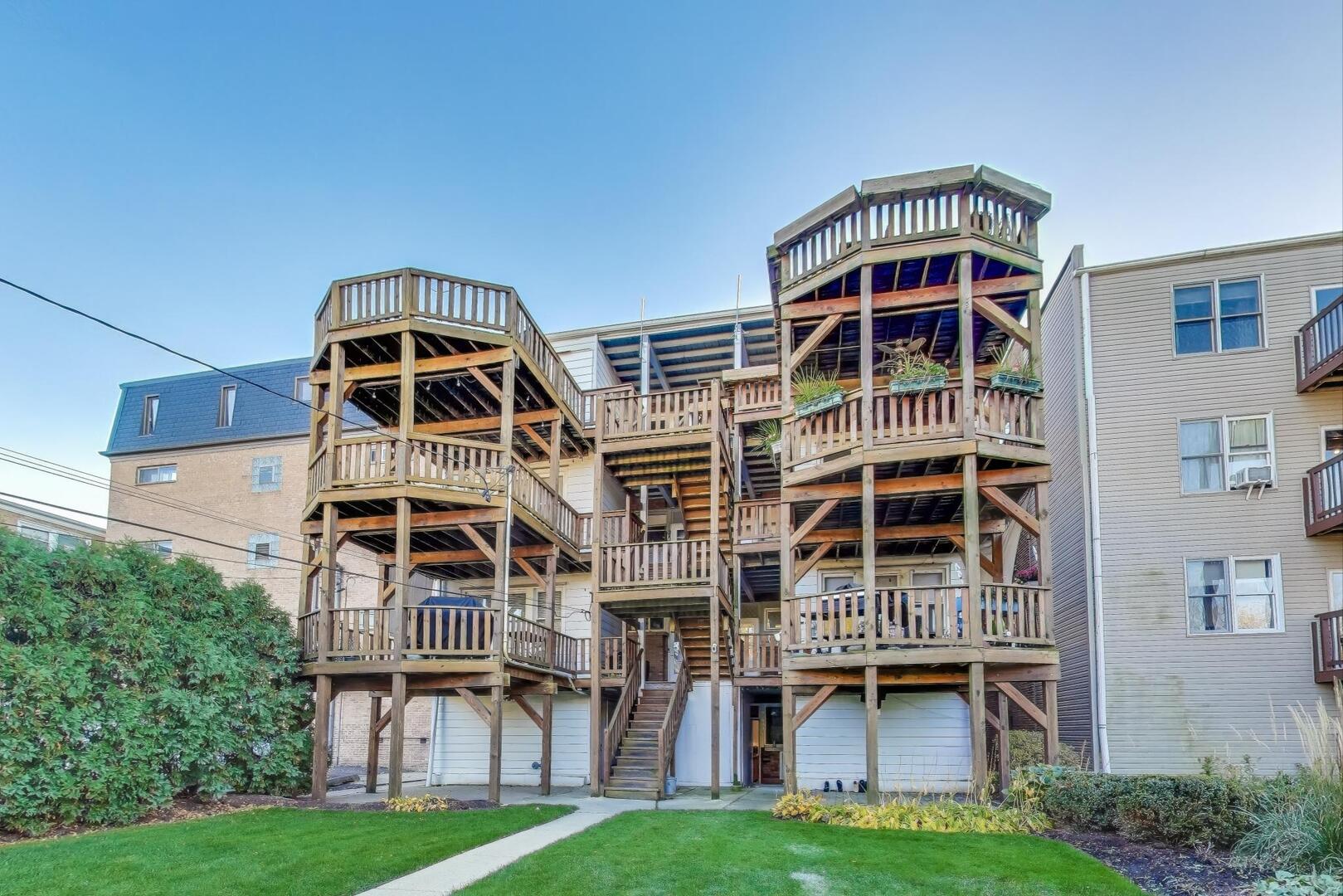 7346 Lake Street Unit: 2W