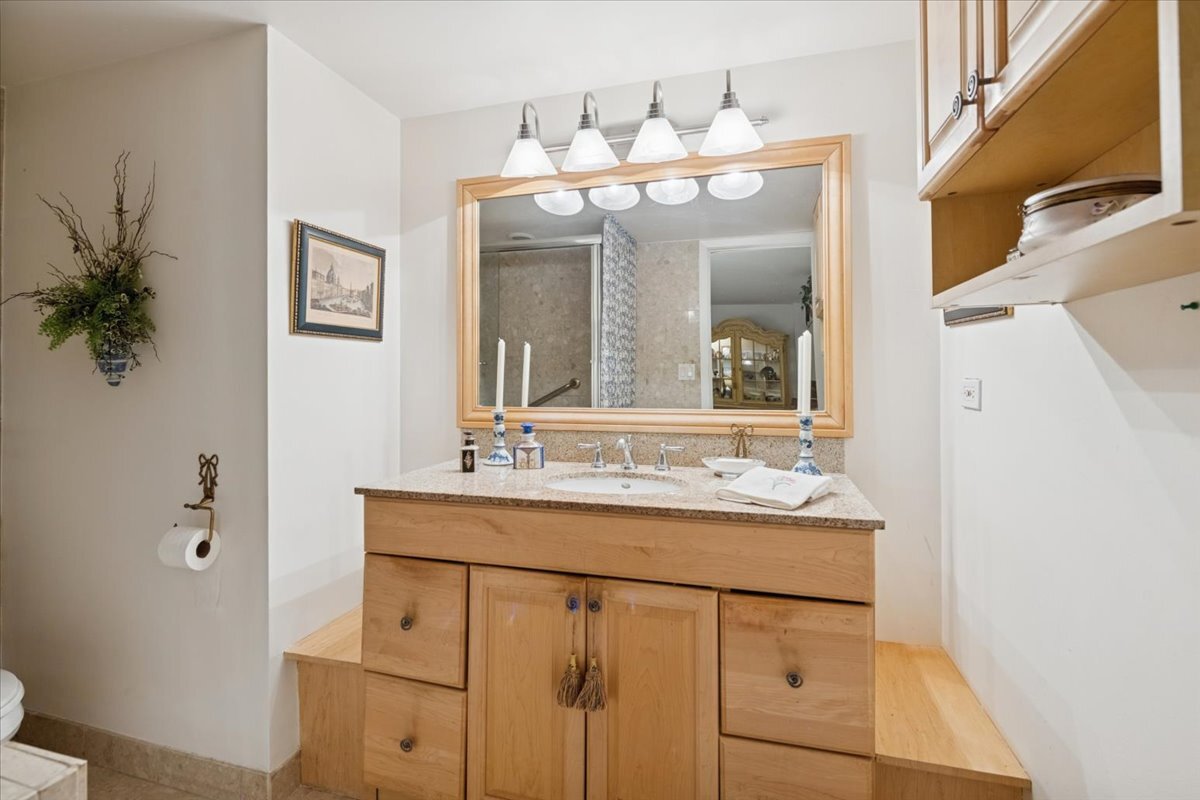 411 Ashland Avenue Unit: 1A