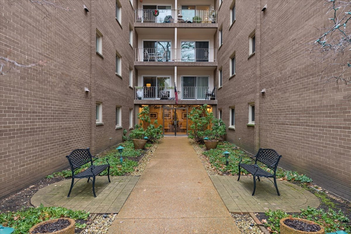 411 Ashland Avenue Unit: 1A