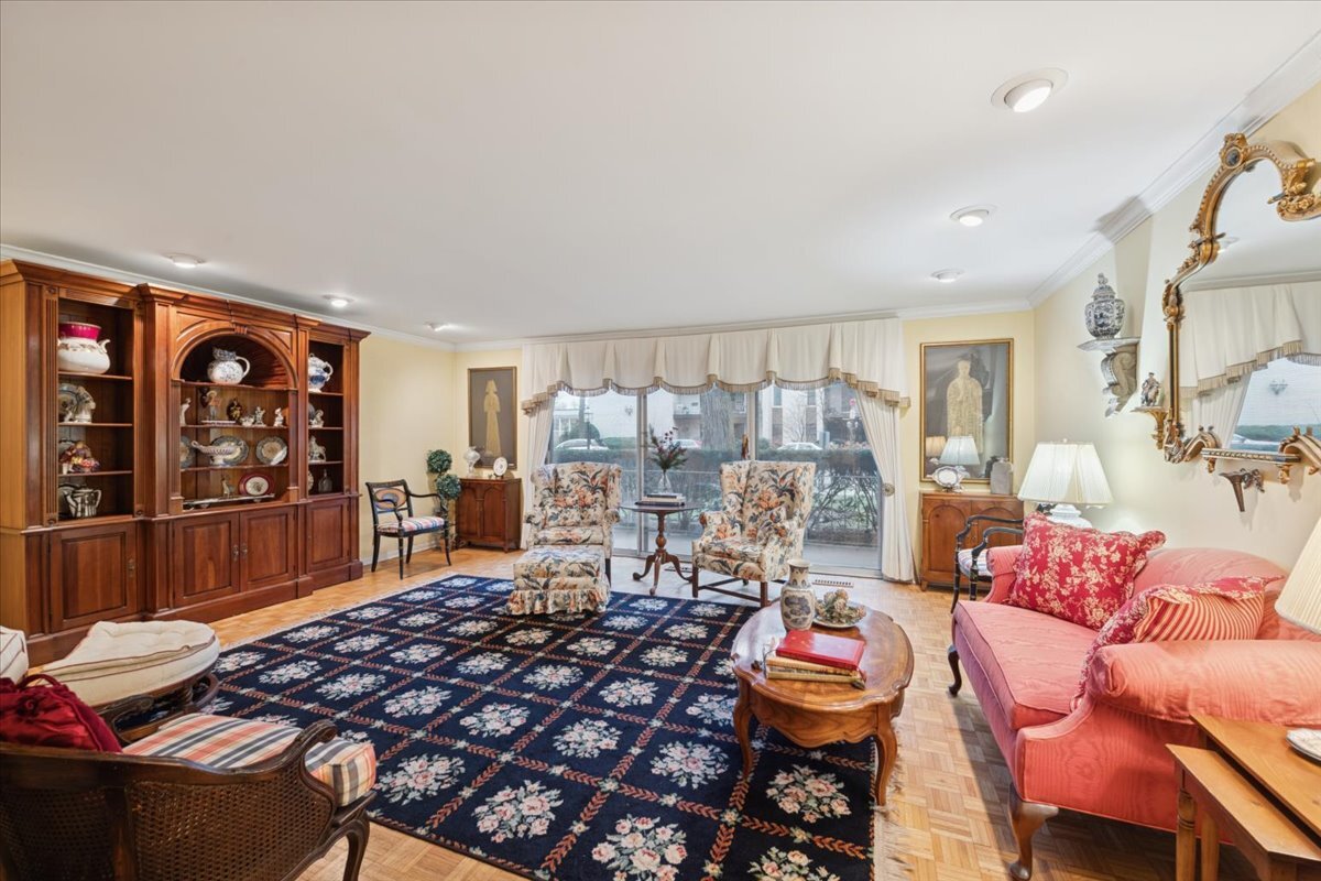 411 Ashland Avenue Unit: 1A