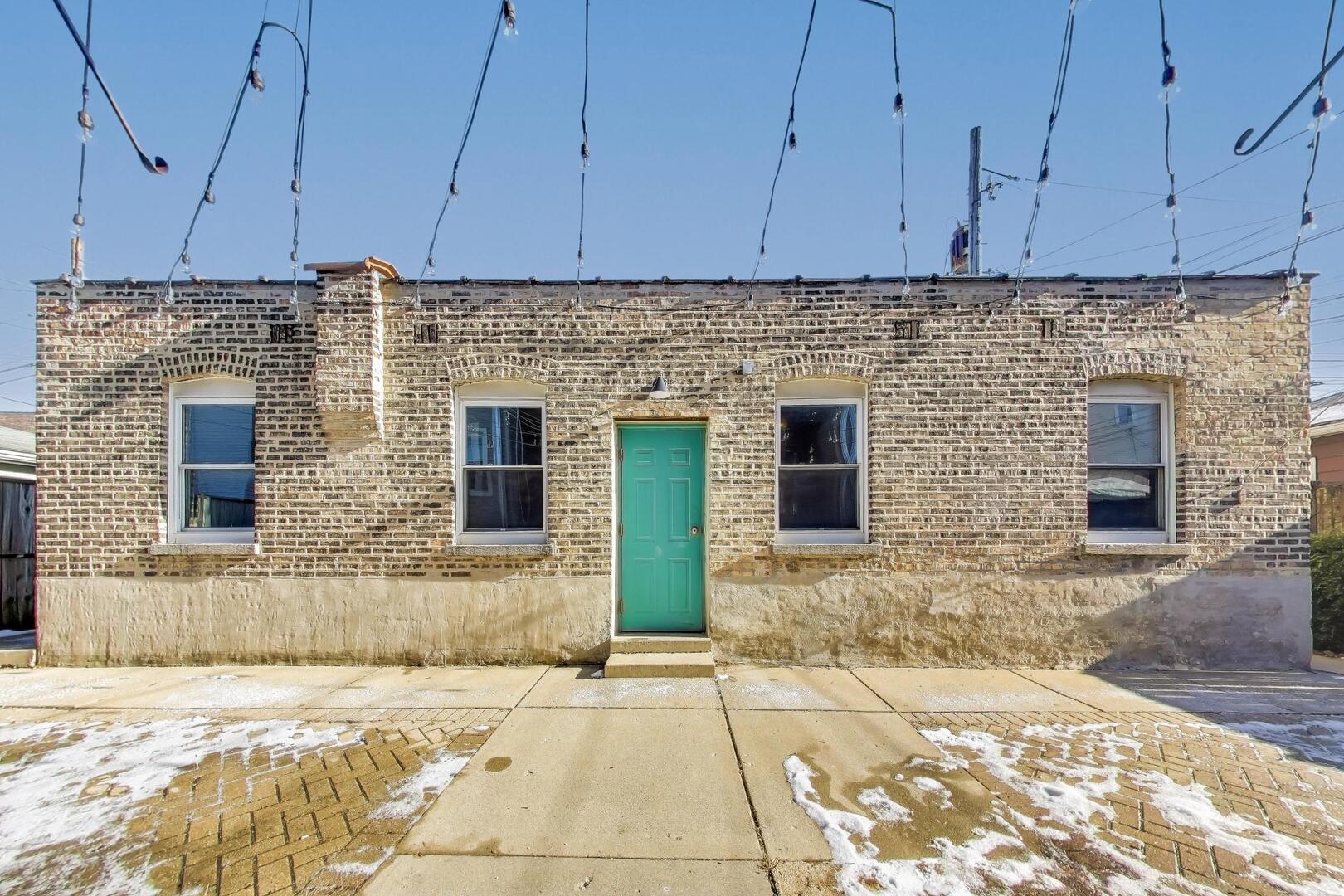 2537 N HAMLIN Avenue Unit: 1S