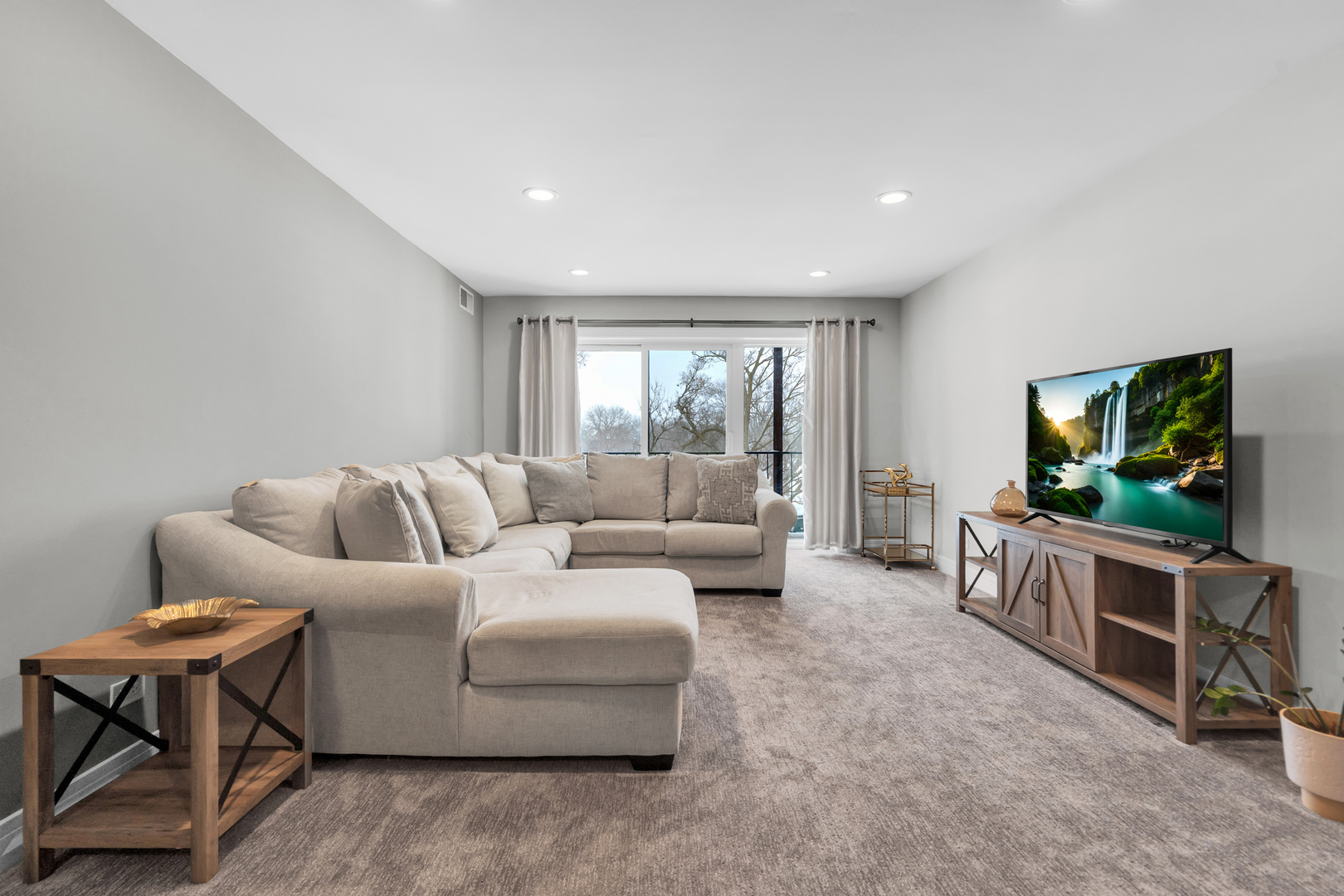 1400 N Yarmouth Place Unit: 407