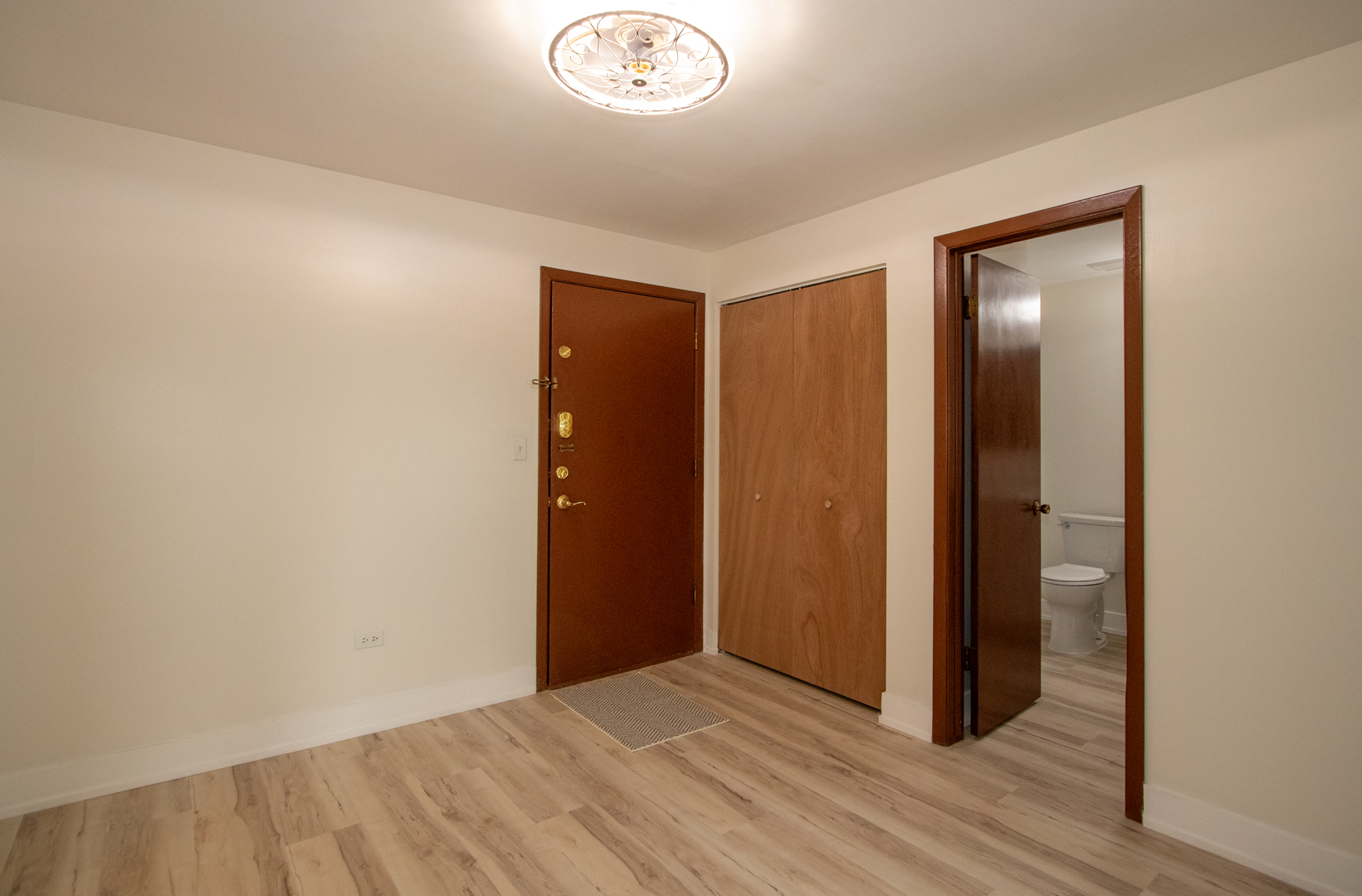 2320 N Nordica Avenue Unit: 411