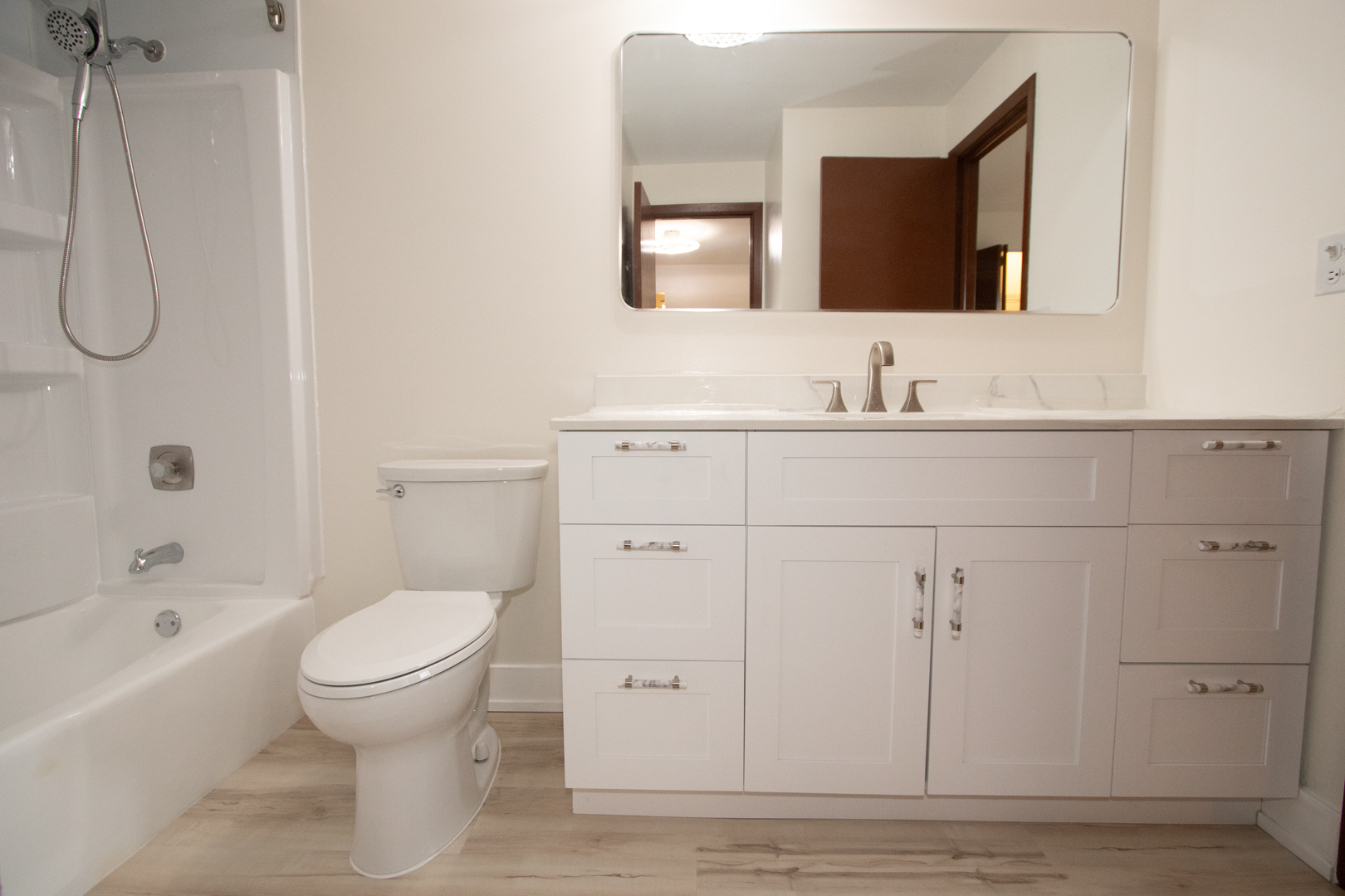 2320 N Nordica Avenue Unit: 411