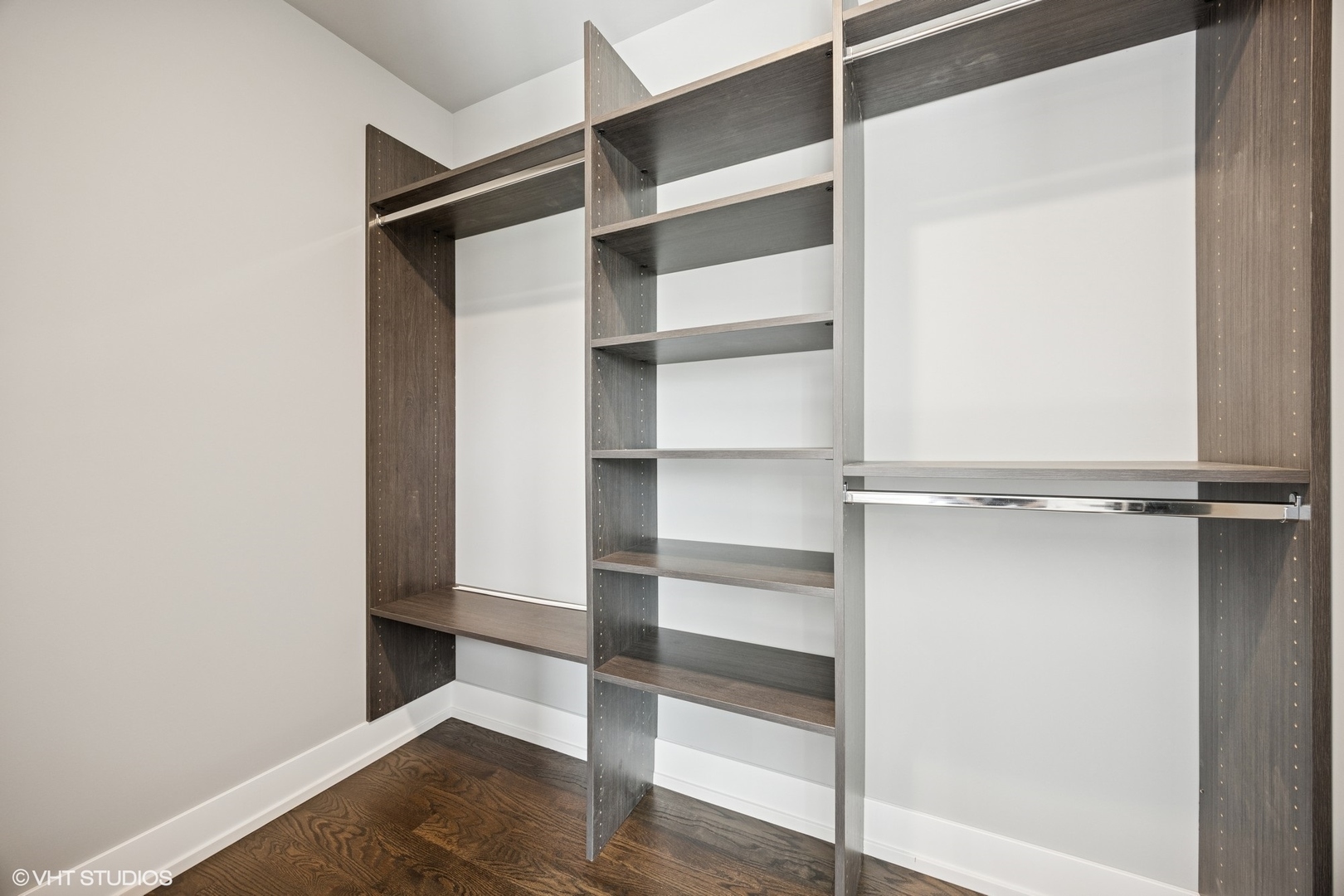 2805 N Auxplaines Street