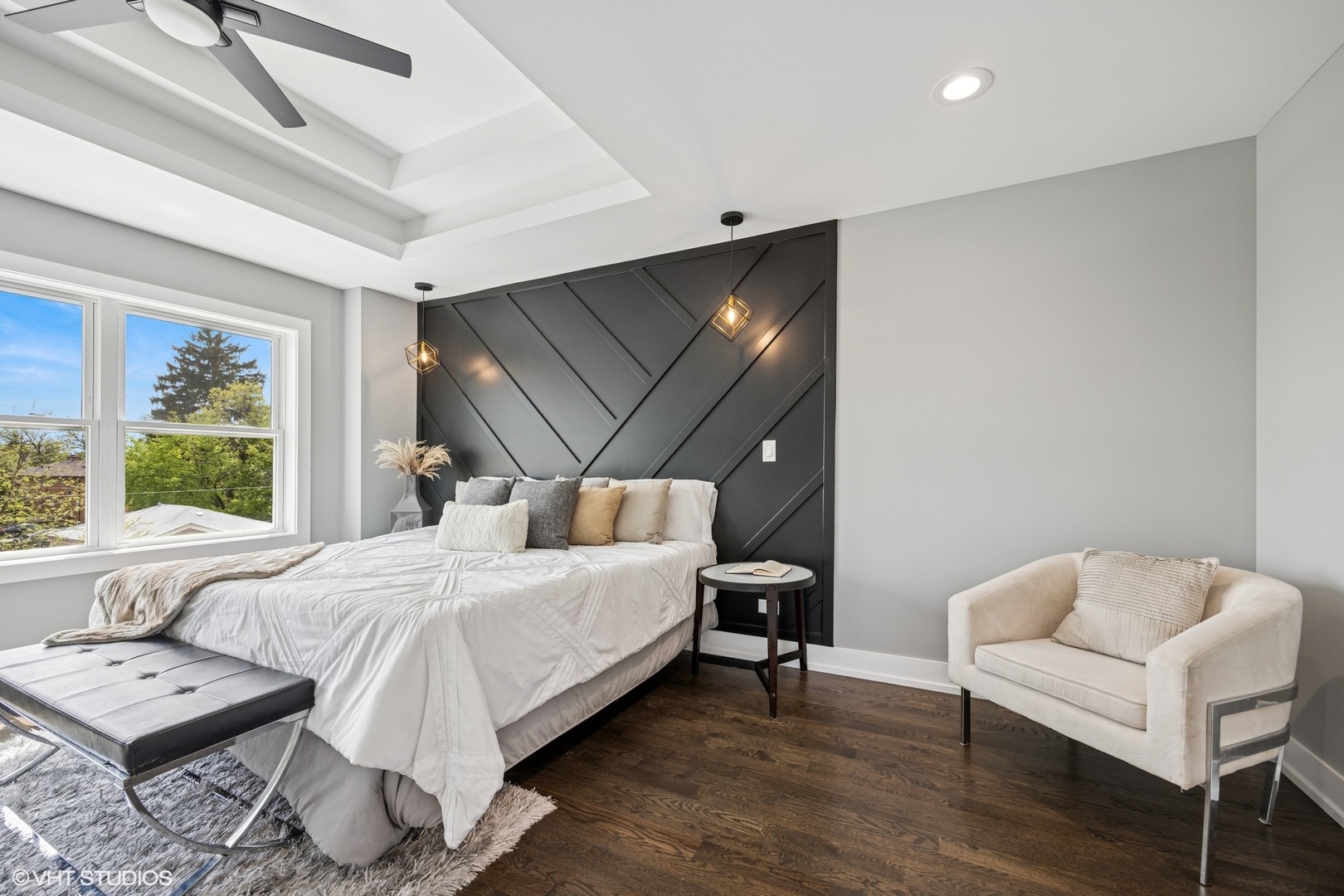 2805 N Auxplaines Street