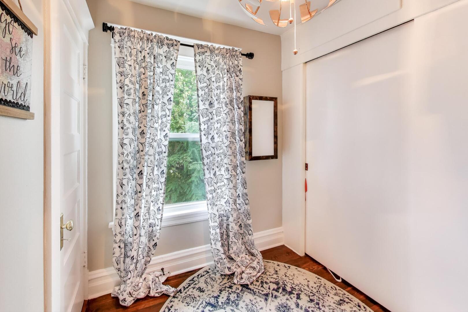 830 N Austin Boulevard