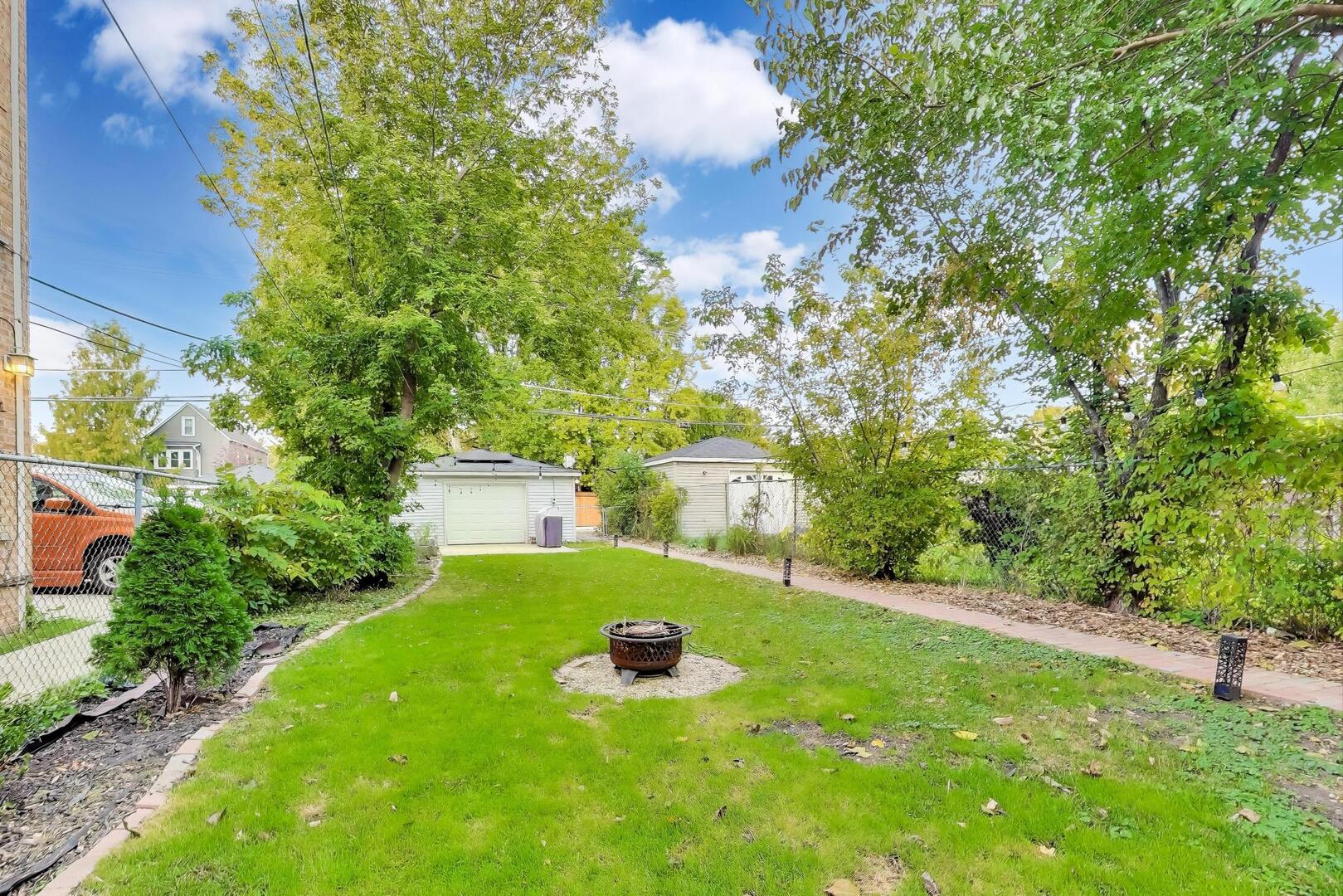 830 N Austin Boulevard